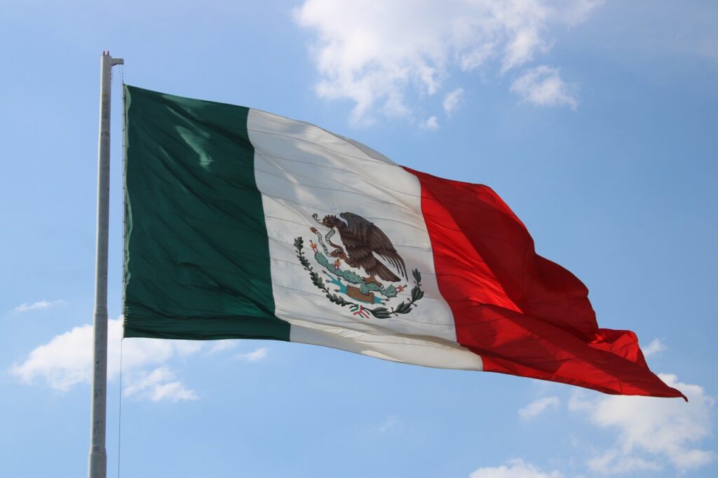 Mexican flag (UNDERSTANDING NAVIGATION PERMITS AND CABOTAGE LAW IN MEXICO)